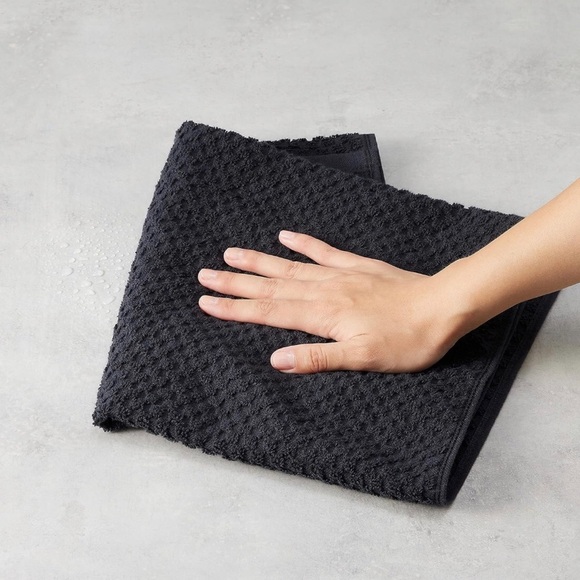 Amazon Basics 100% Cotton,Popcorn Texture Dish Towels, 28"L x 16"W, Black set 8 - Picture 2 of 5